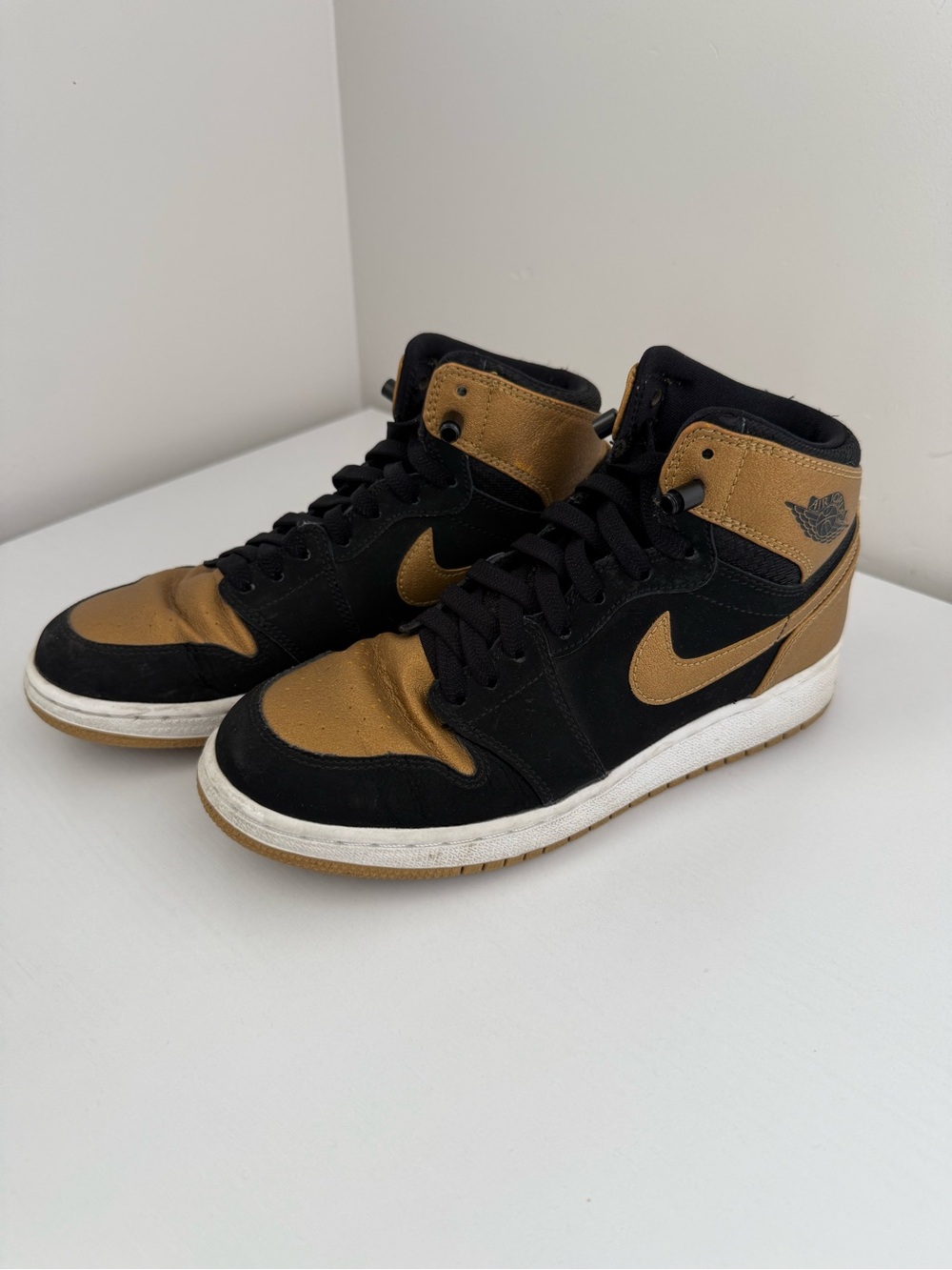 Youth Nike Air Jordan 1 Mid